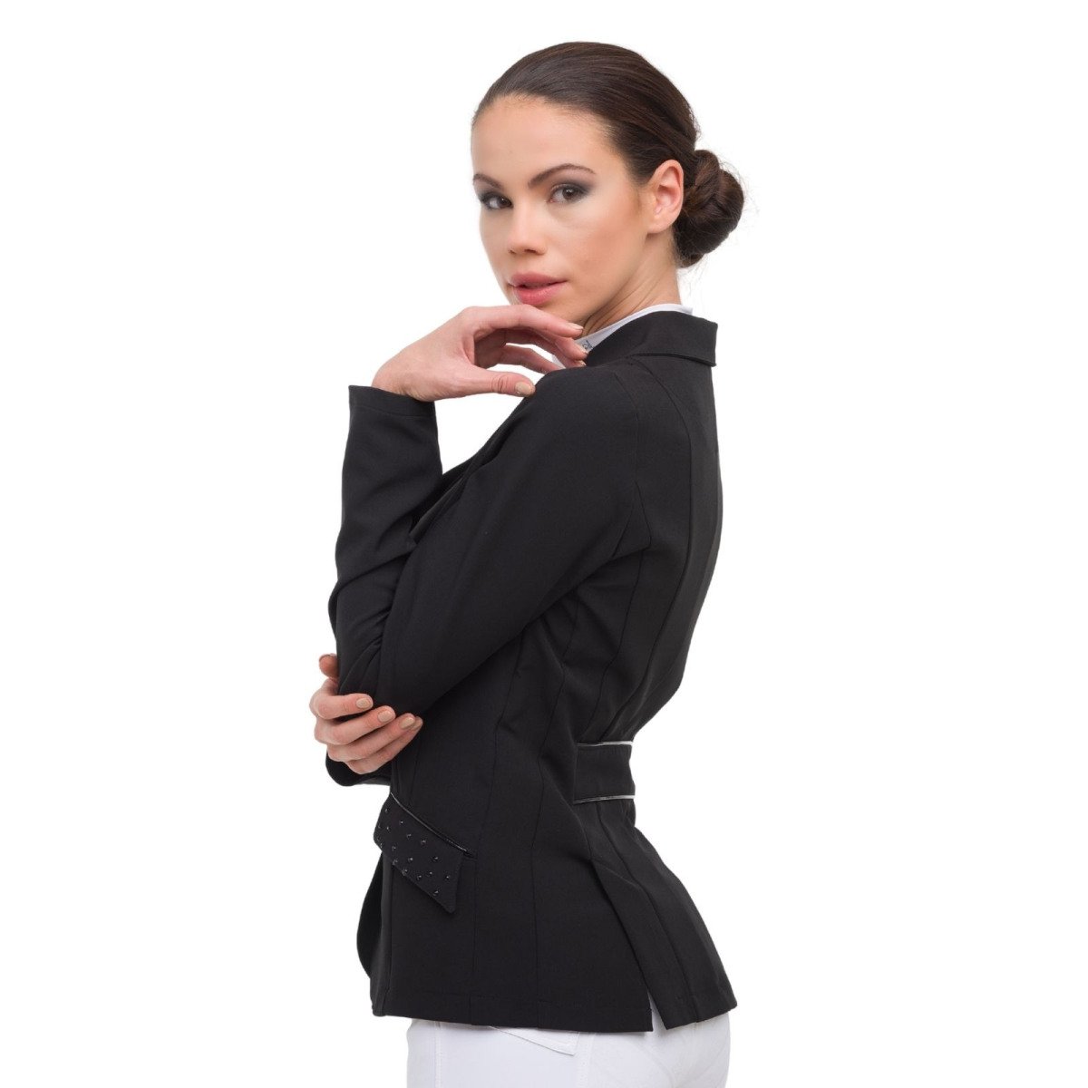 True beauty always lies in the details. Discover the black d